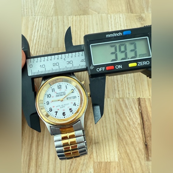 Armitron instalite men’s two tone watch NEW BATTERY - Picture 6 of 9